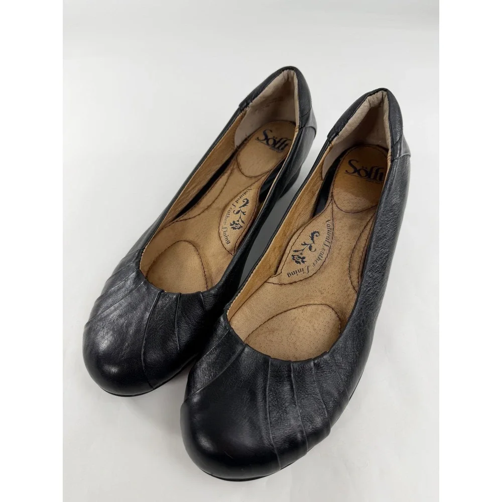 Sofft Womens Black Leather Pleated Round Toe Low Wedge Pump Shoes Size 8.5 M